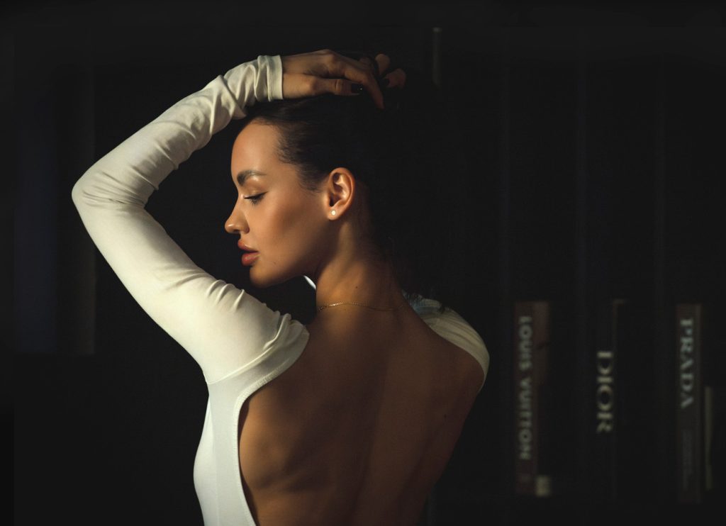 студийная фотосессия с постоянным светом